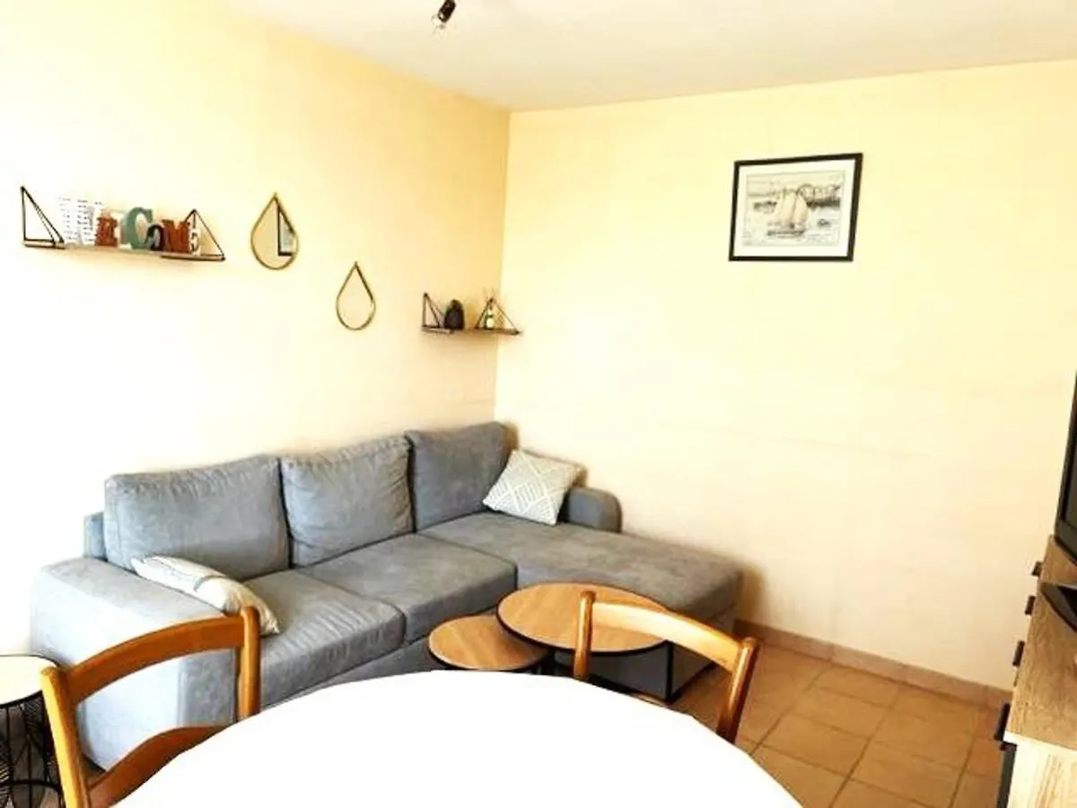 Maison Accueillante Avec Jardin Clos Et Terrasse A 5 Min Du Centre De Ruoms Et De La Riviere Ardeche - Fr-1-697-2 Villa 0*,